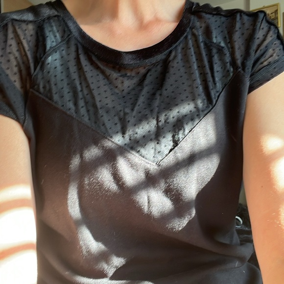 RW & Co black T shirt with sheer sleeves and velvet - Picture 10 of 10